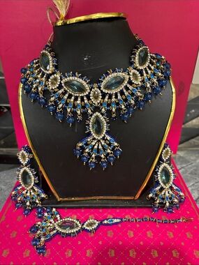 Elegant Blue Crystal Statement Necklace Set - Women Jewelry